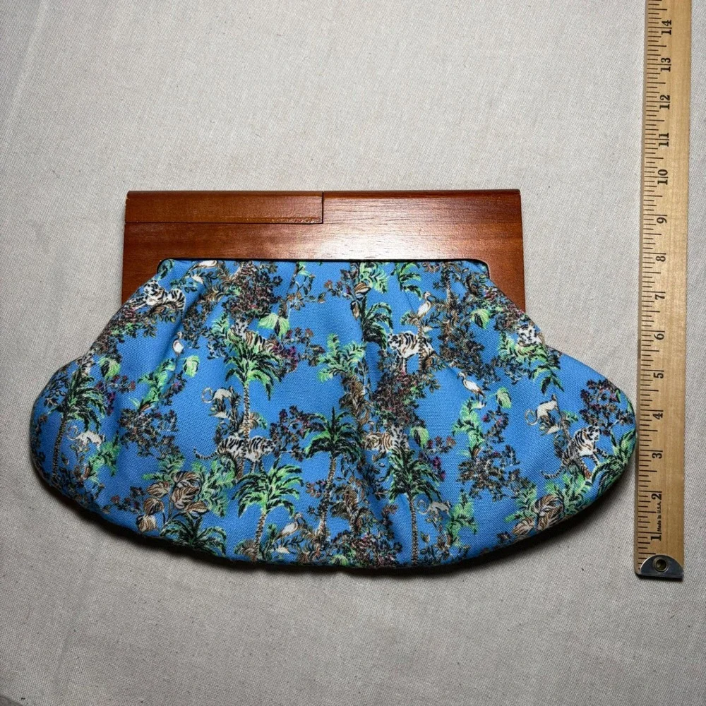 NWOT Lilly Pulitzer Blue Jungle Tiger Boho Wood Frame Clutch Bag Slouchy Handbag